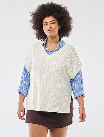 Mouwloze trui van grofgebreid kabeltricot