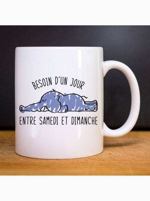 Mug BESOIN D'UN JOUR ENTRE SAMEDI ET DIMANCHE - Kiabi Mug BESOIN D'UN JOUR ENTRE SAMEDI ET DIMANCHE - Kiabi