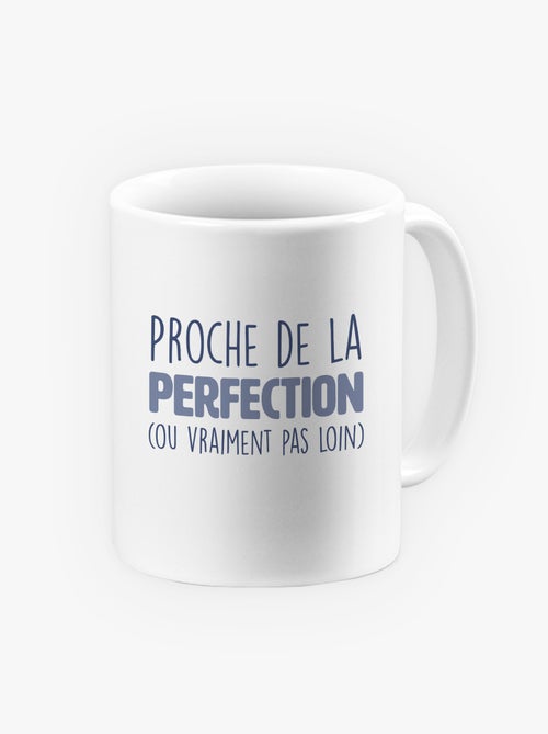 Mug PROCHE DE LA PERFECTION - Kiabi Mug PROCHE DE LA PERFECTION - Kiabi