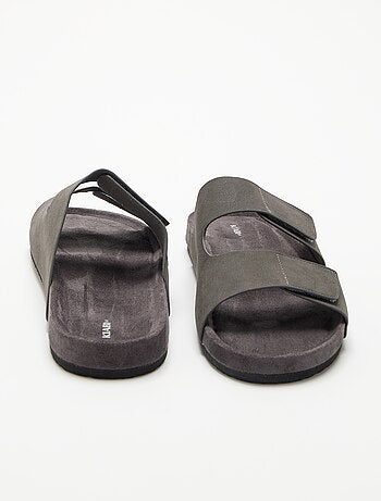 Muiltjes van suède-look met klittenbandbandjes