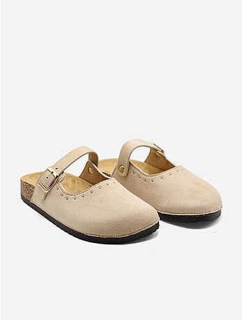 Mules à ardillon clouté