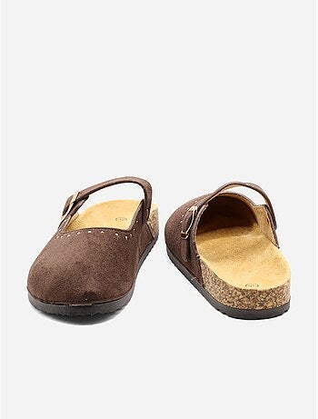 Mules à ardillon clouté