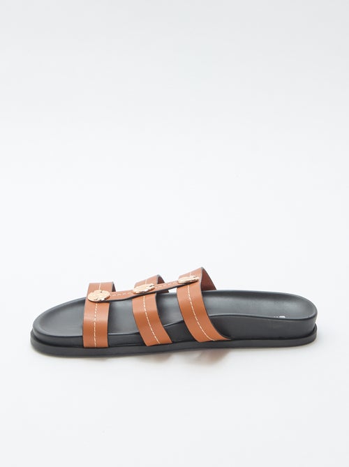 Mules avec boutons dorés fantaisies - Kiabi