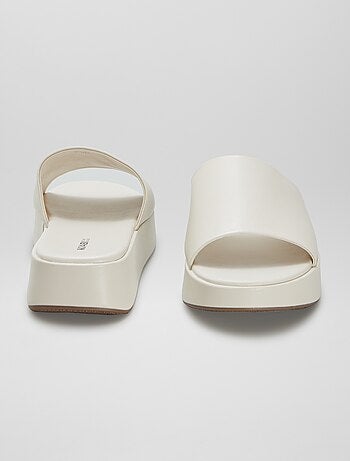 Mules compensées en simili