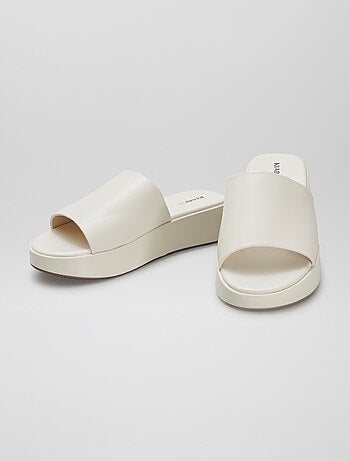 Mules compensées en simili