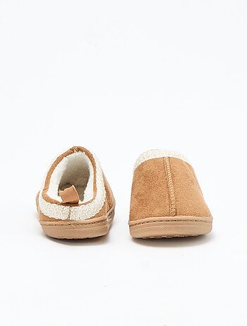 Mules en suédine avec détail