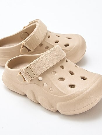 Mules fermées de plage unie