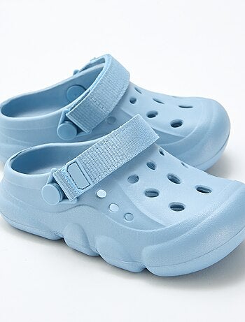 Mules fermées de plage unie