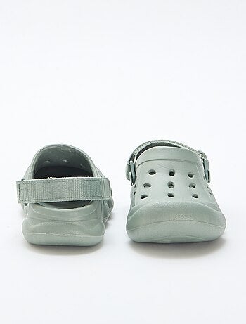 Mules fermées de plage unie