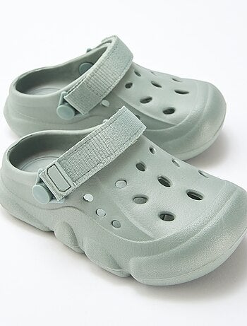 Mules fermées de plage unie