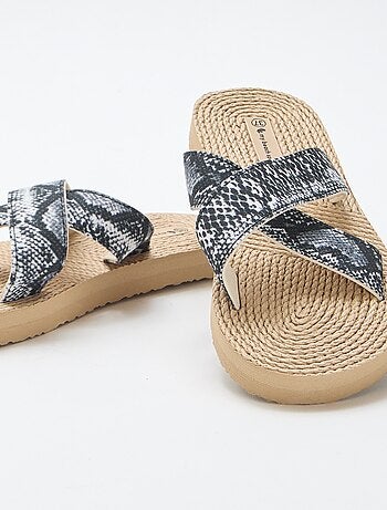 Mules van textiel met gekruiste bandjes