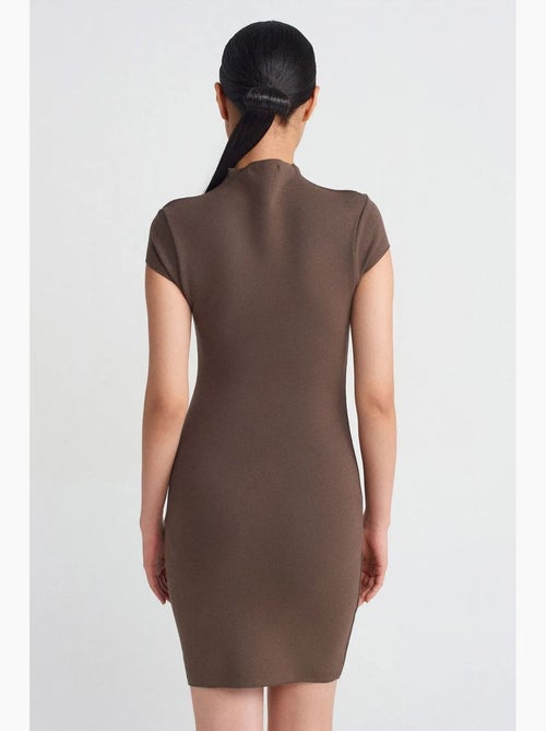 Naadloze bodycon mini-jurk dilvin - Kiabi Naadloze bodycon mini-jurk dilvin - Kiabi