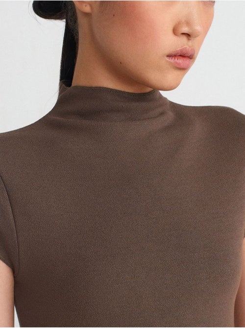 Naadloze bodycon mini-jurk dilvin - Kiabi Naadloze bodycon mini-jurk dilvin - Kiabi