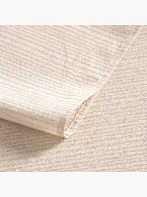 Nappe antitache avec tissu texturé à fines rayures - Gamusi. - Kiabi