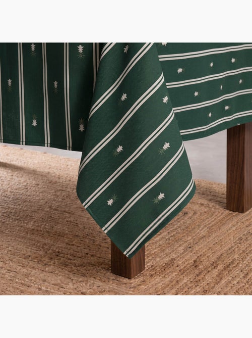 Nappe de noël à doubles rayures avec fil lurex et sapins brodés en relief - gamusi. - Kiabi Nappe de noël à doubles rayures avec fil lurex et sapins brodés en relief - gamusi. - Kiabi