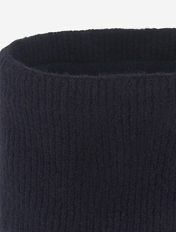 Nekwarmer van geribd breisel