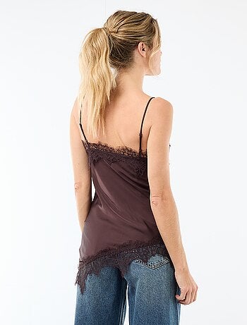 Nuisette satinée avec dentelle