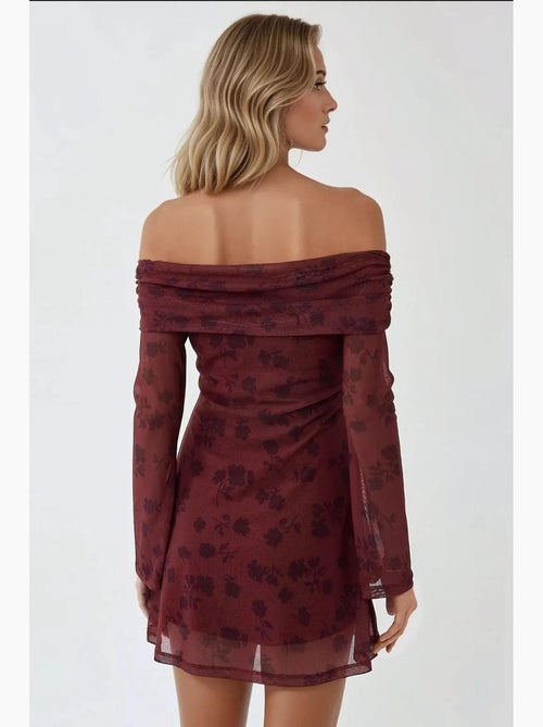 Off-shoulder bodycon mini-jurk met bloemenpatroon hiccup - Kiabi Off-shoulder bodycon mini-jurk met bloemenpatroon hiccup - Kiabi
