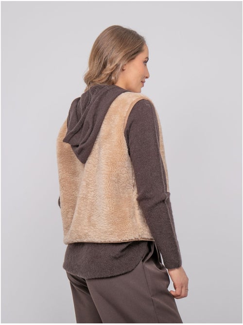 Omkeerbaar mouwloos gilet in lammy-look upokia - Kiabi Omkeerbaar mouwloos gilet in lammy-look upokia - Kiabi