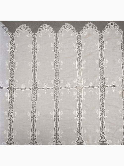 Opengewerkte windscherm met bloemmotief in macramé - Kiabi Opengewerkte windscherm met bloemmotief in macramé - Kiabi