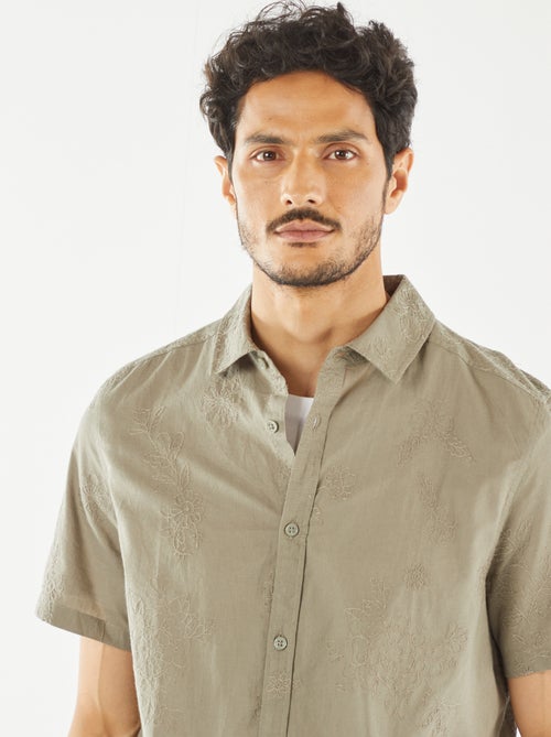 Overhemd met korte mouwen en geborduurd motiefje - Kiabi