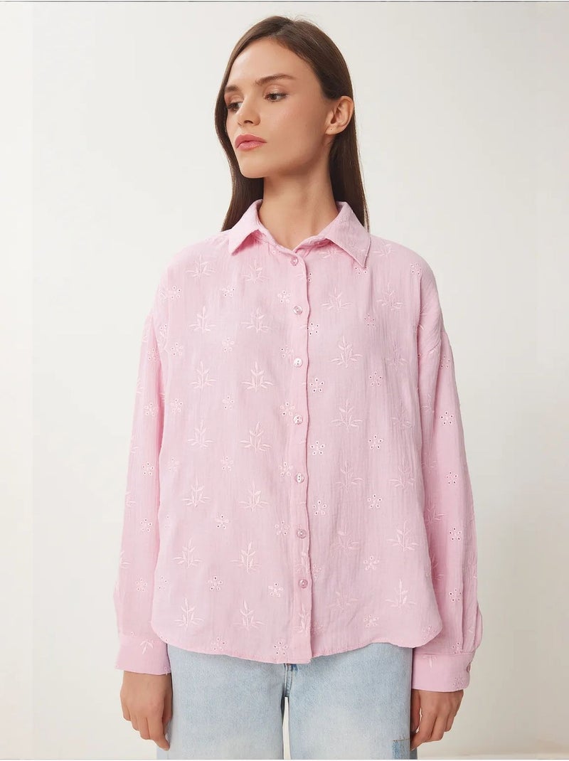 Overhemd met lange mouwen, getextureerd en geborduurd, met knoopsluiting. Istanbul Roze - Kiabi
