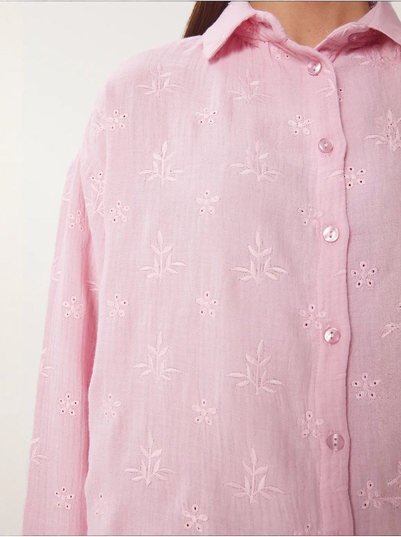 Overhemd met lange mouwen, getextureerd en geborduurd, met knoopsluiting. Istanbul Roze - Kiabi