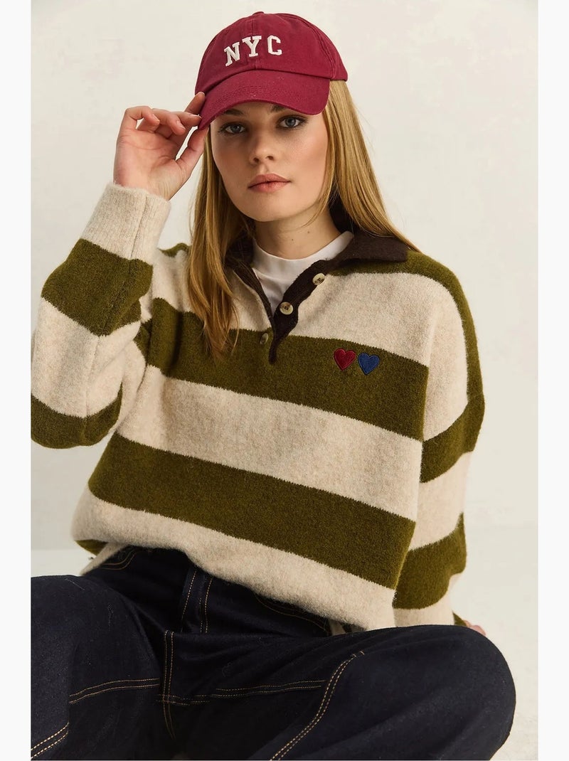 Oversized gestreepte trui met polokraag en borduursel lucci Olijfgroen - Kiabi