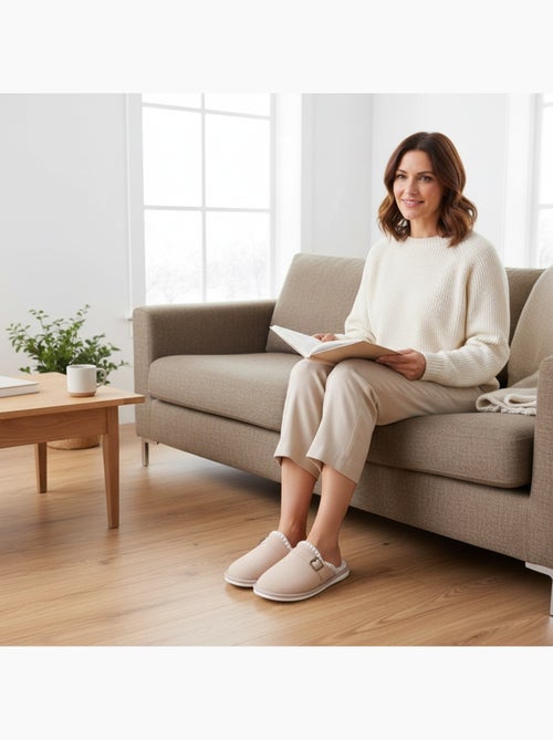 Ozabi mules femme, aspect daim, broderie scandinave, doublure fourrure - Kiabi Ozabi mules femme, aspect daim, broderie scandinave, doublure fourrure - Kiabi
