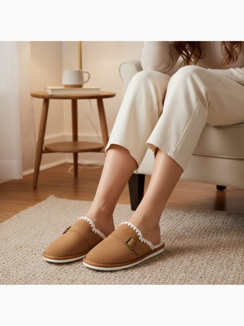 Ozabi mules femme, aspect daim, broderie scandinave, doublure fourrure - Kiabi Ozabi mules femme, aspect daim, broderie scandinave, doublure fourrure - Kiabi