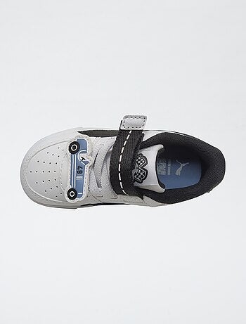 Paar 'Puma' sneakers met 'auto'-patch