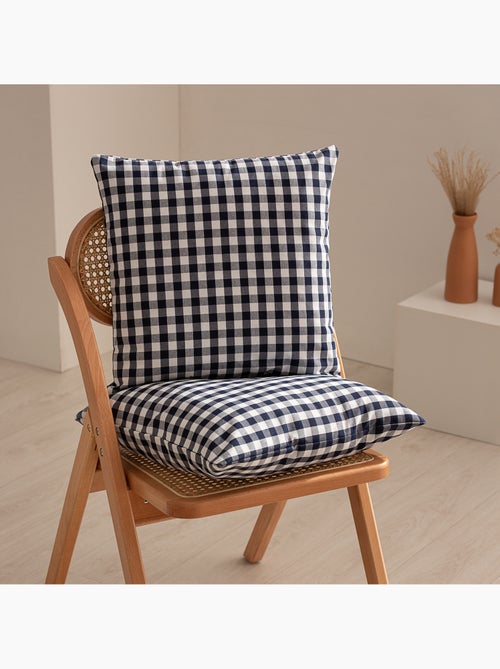 Pack de deux housses de coussin à carreaux vichy, en tissu imperméable - Gamusi. - Kiabi Pack de deux housses de coussin à carreaux vichy, en tissu imperméable - Gamusi. - Kiabi