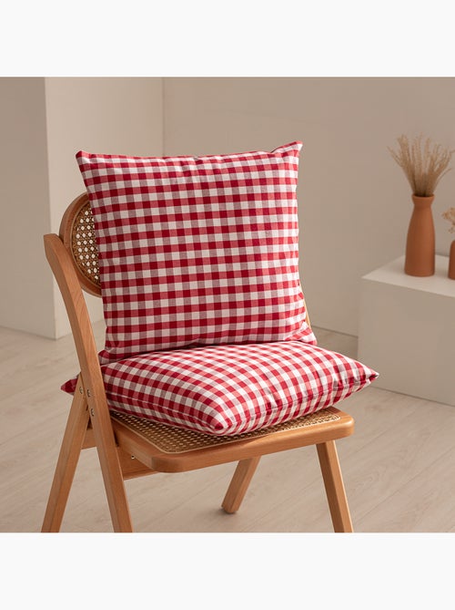 Pack de deux housses de coussin à carreaux vichy, en tissu imperméable - Gamusi. - Kiabi Pack de deux housses de coussin à carreaux vichy, en tissu imperméable - Gamusi. - Kiabi