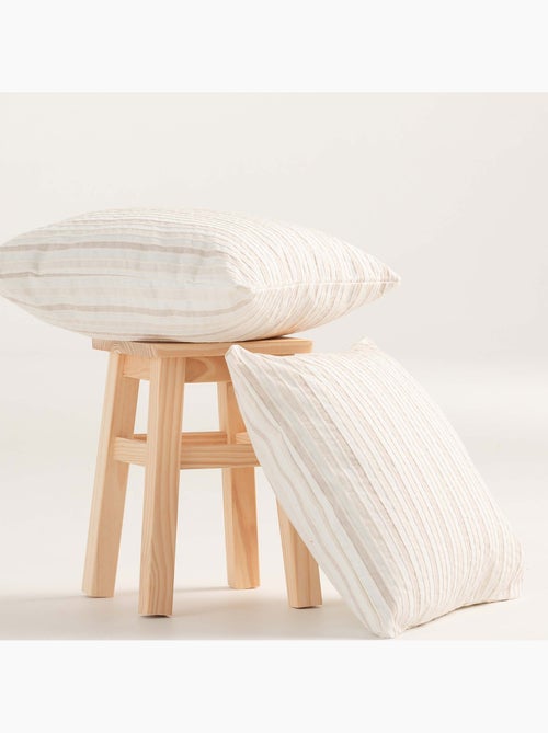 Pack de deux housses de coussin avec motif géométrique, tissu en fil teint - Gamusi. - Kiabi Pack de deux housses de coussin avec motif géométrique, tissu en fil teint - Gamusi. - Kiabi