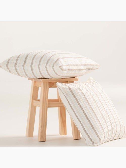 Pack de deux housses de coussin avec motif géométrique, tissu en fil teint - Gamusi. - Kiabi Pack de deux housses de coussin avec motif géométrique, tissu en fil teint - Gamusi. - Kiabi