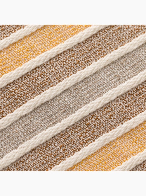 Pack de deux housses de coussin avec motif géométrique, tissu en fil teint - Gamusi. - Kiabi Pack de deux housses de coussin avec motif géométrique, tissu en fil teint - Gamusi. - Kiabi