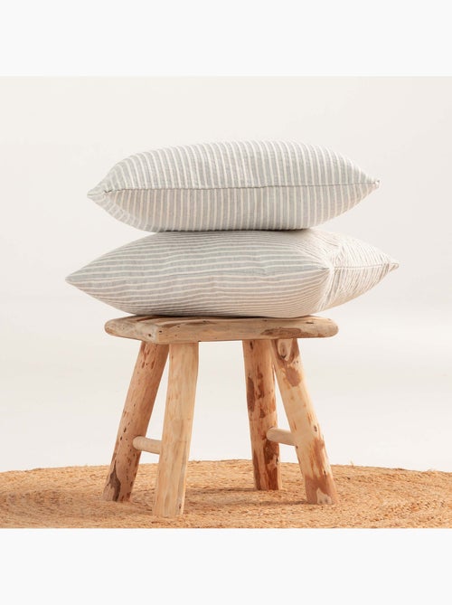 Pack de deux housses de coussin chiné à rayures, tissu en relief bicolore - Gamusi. - Kiabi Pack de deux housses de coussin chiné à rayures, tissu en relief bicolore - Gamusi. - Kiabi