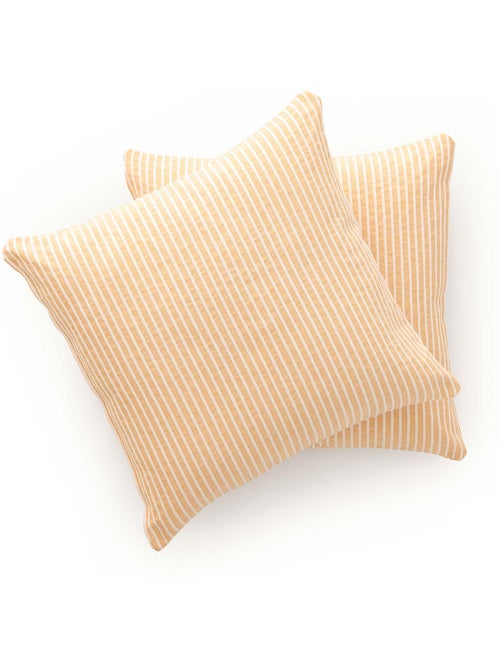 Pack de deux housses de coussin chiné à rayures, tissu en relief bicolore - Gamusi. - Kiabi Pack de deux housses de coussin chiné à rayures, tissu en relief bicolore - Gamusi. - Kiabi