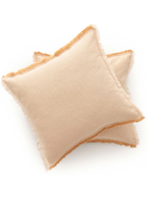 Pack de deux housses de coussin unies en tissu texturé en relief, avec franges - Gamusi. - Kiabi Pack de deux housses de coussin unies en tissu texturé en relief, avec franges - Gamusi. - Kiabi