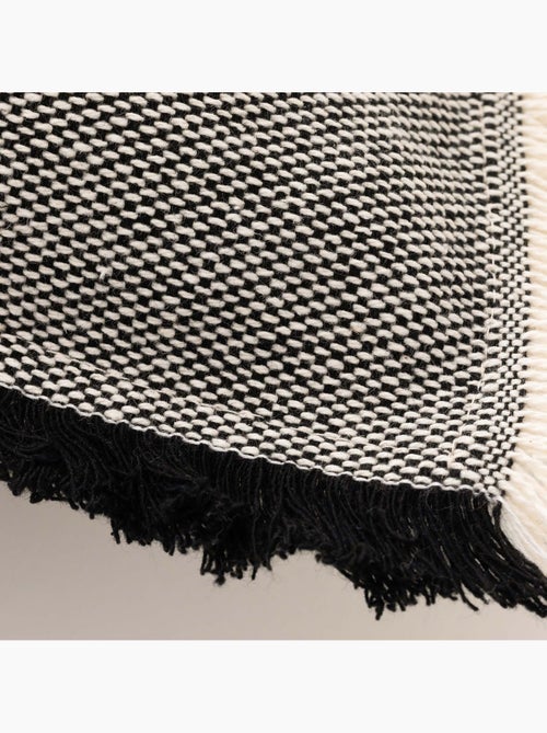 Pack de deux housses de coussin unies en tissu texturé en relief, avec franges -  Gamusi. - Kiabi