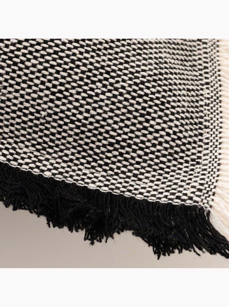 Pack de deux housses de coussin unies en tissu texturé en relief, avec franges -  Gamusi. Noir - Kiabi