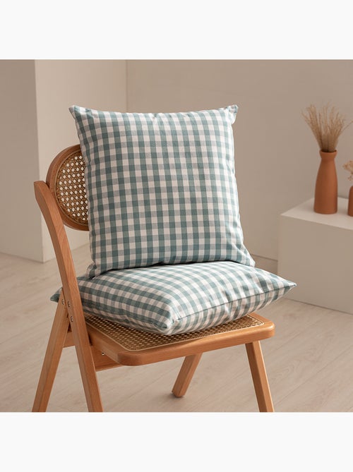 Pack de deux housses de coussin unies en tissu texturé en relief, avec franges - Gamusi. - Kiabi Pack de deux housses de coussin unies en tissu texturé en relief, avec franges - Gamusi. - Kiabi