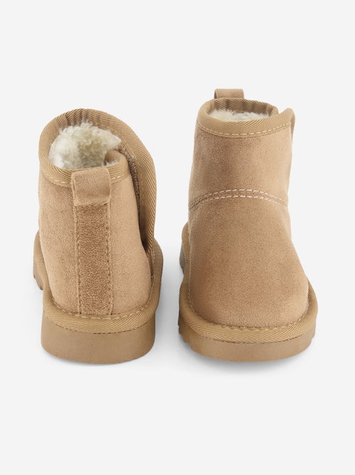 Paire de boots fourrées en suédine - Kiabi Paire de boots fourrées en suédine - Kiabi