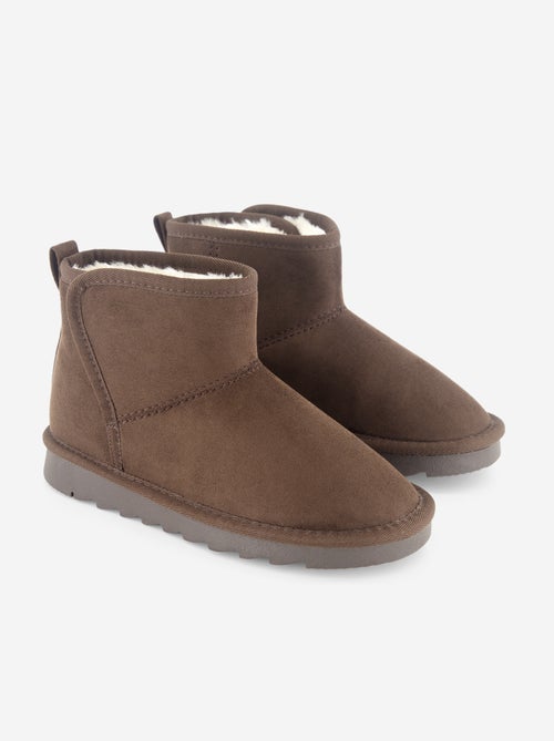 Paire de boots fourrées en suédine - Kiabi Paire de boots fourrées en suédine - Kiabi