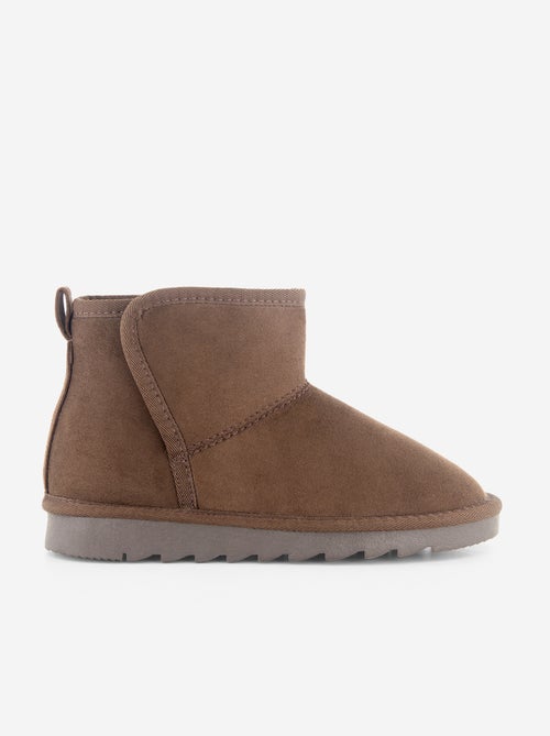 Paire de boots fourrées en suédine - Kiabi Paire de boots fourrées en suédine - Kiabi