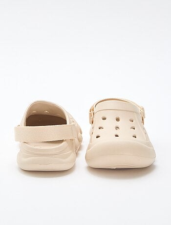 Paire de mules de plage fermées