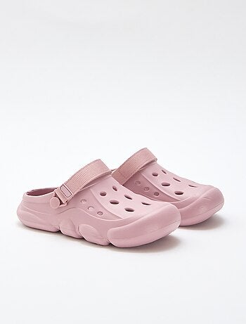 Paire de mules de plage fermées