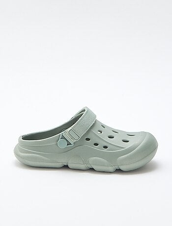 Paire de mules de plage fermées