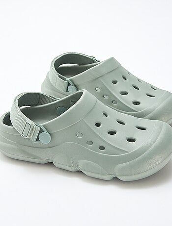 Paire de mules de plage fermées