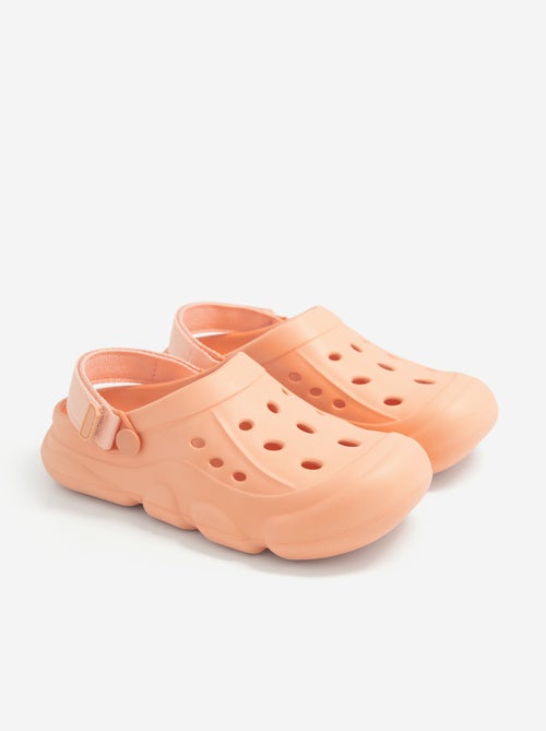 Paire de mules fermées pour la plage - Kiabi Paire de mules fermées pour la plage - Kiabi